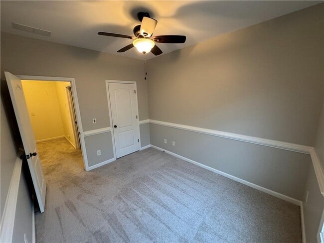 Building Photo - 5055 Hastings Terrace