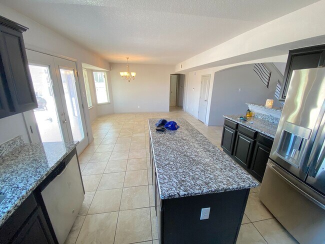Building Photo - Northeast El Paso/Sandstone Ranch Estates 4 Bed Refrig A/C in Cul De Sac!