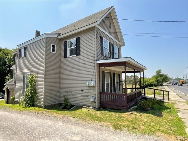 Building Photo - 377 W Main St