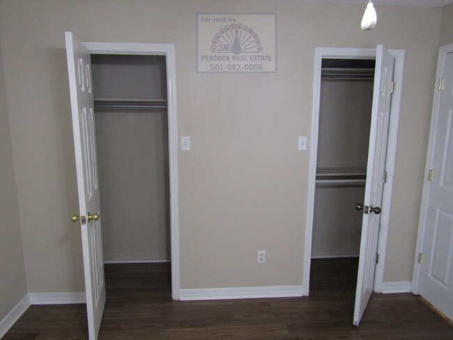 Building Photo - 33 Wolverine Dr