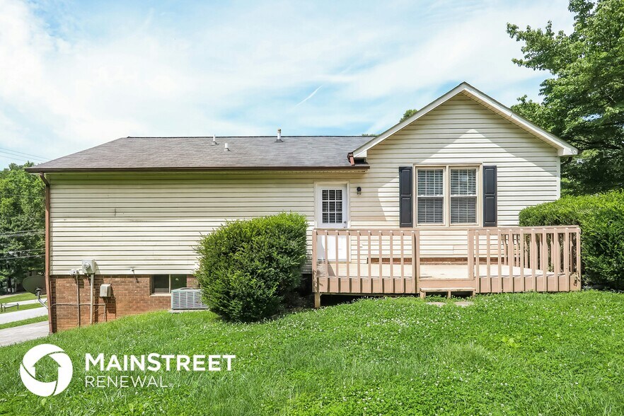 Building Photo - 1001 Sequoia Dr