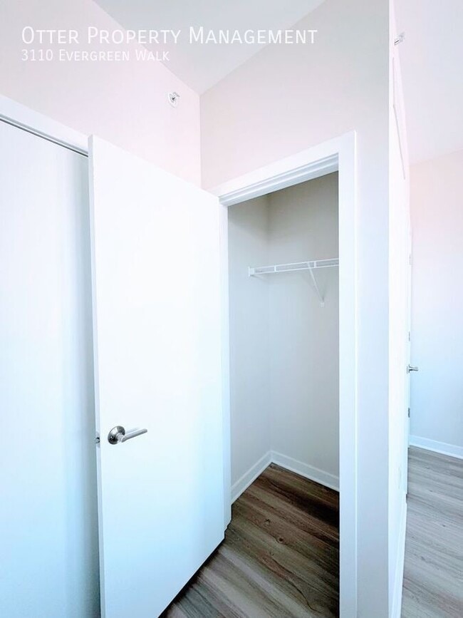 Building Photo - 3110 Evergreen Walk