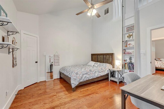 Building Photo - 6303 Star Light Ct