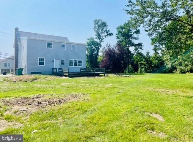 Building Photo - 471 N Elmwood Rd