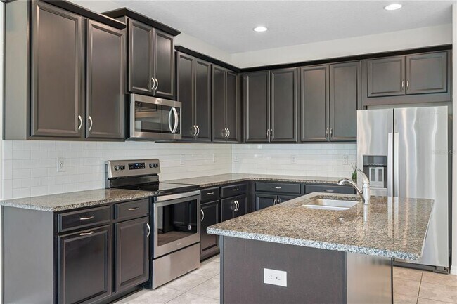 Building Photo - 8019 Glenlloyd Ave