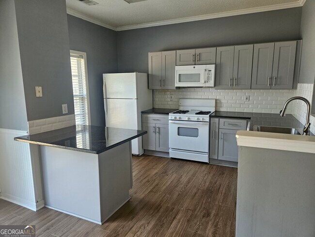 Building Photo - 71 Highoak Dr