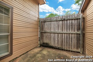 Building Photo - 9503 Elm Glen