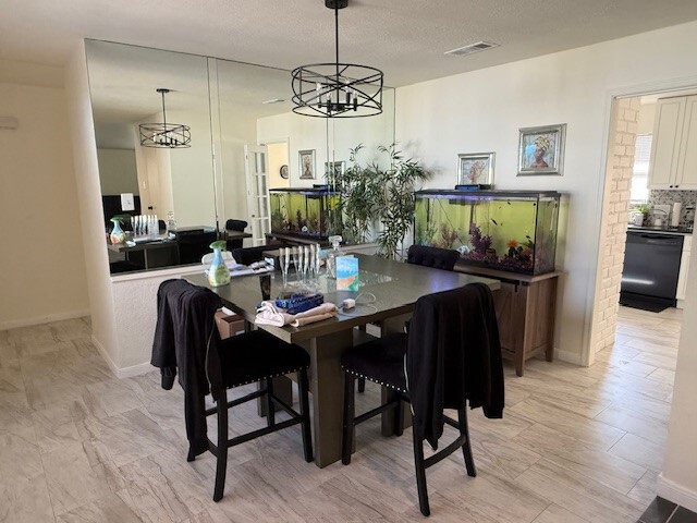 Building Photo - 15123 Chasehill Dr