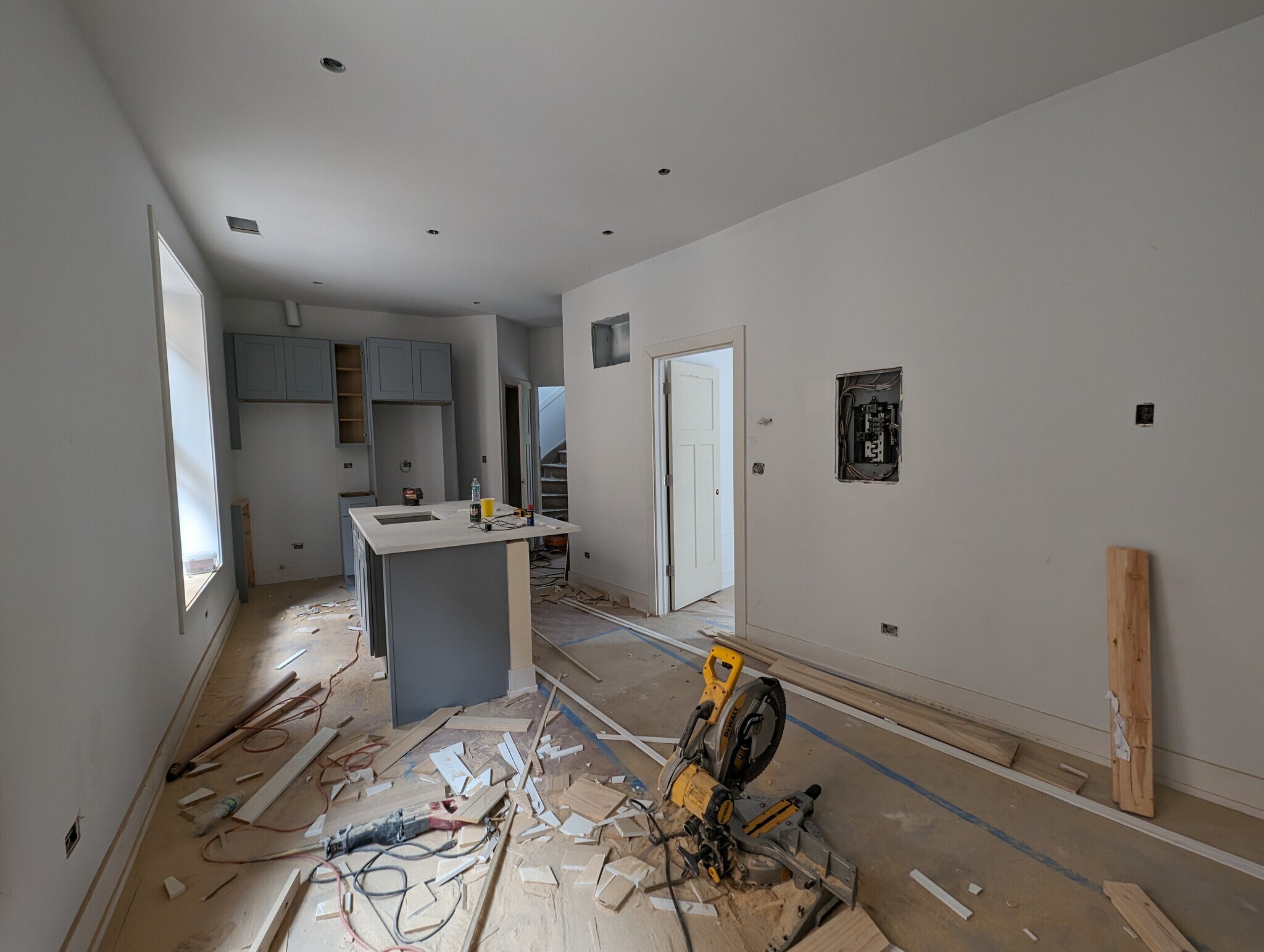 Building Photo - 440 W Belden Ave