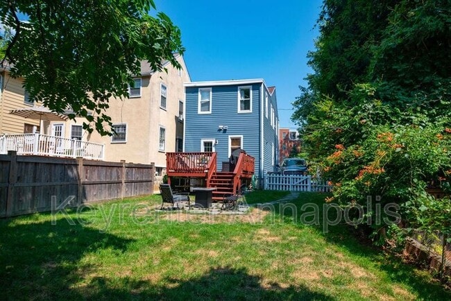 Building Photo - 4 Morris St