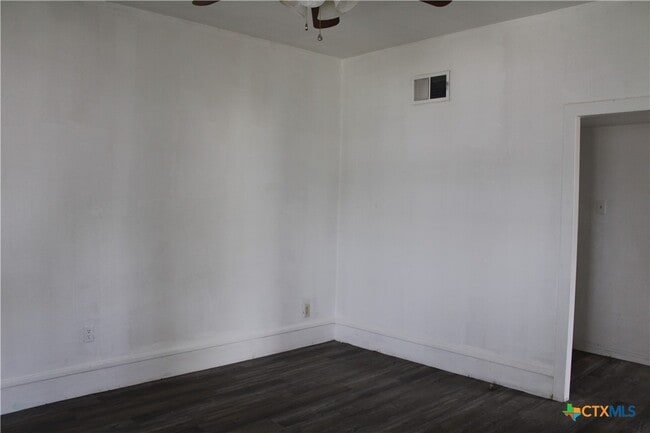 Building Photo - 1306 S 45th St