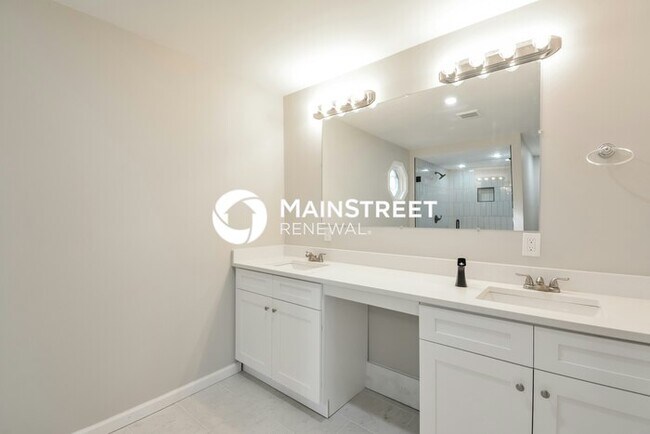 Building Photo - 4 Bedroom Pet-Friendly Home in NASHVILLE, ...