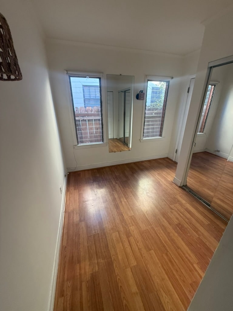 Building Photo - 8921 Rosewood Ave