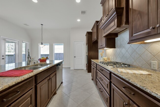 Building Photo - 150 N Greatwood Glen Pl