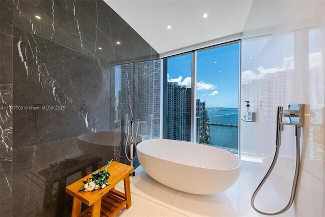 Building Photo - 300 Biscayne Blvd Way