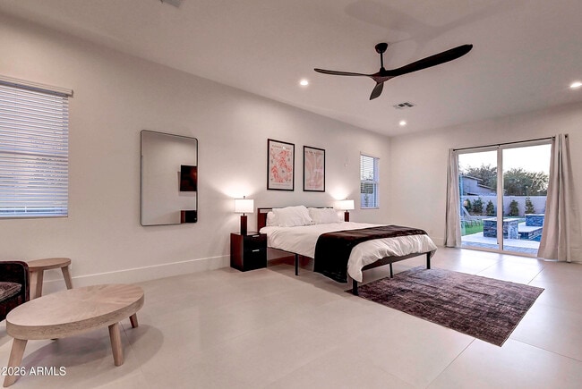 Building Photo - 6401 E Larkspur Dr