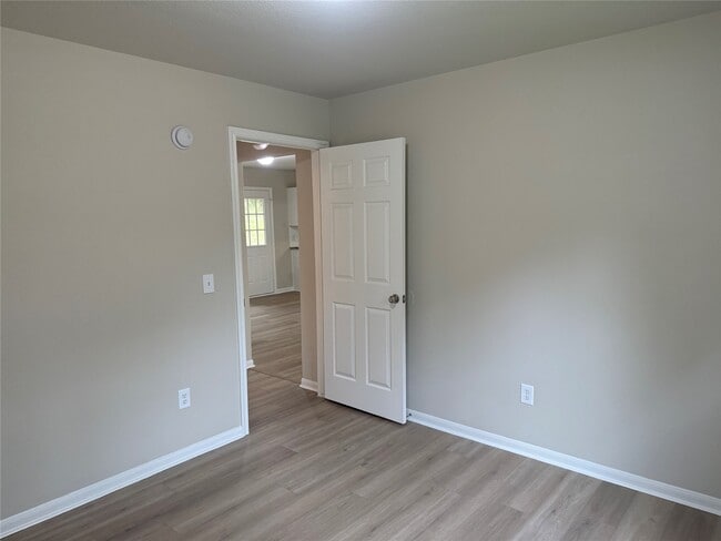 Building Photo - 174 E Sunset Dr