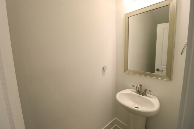 Building Photo - 307 Saint Anns Alley