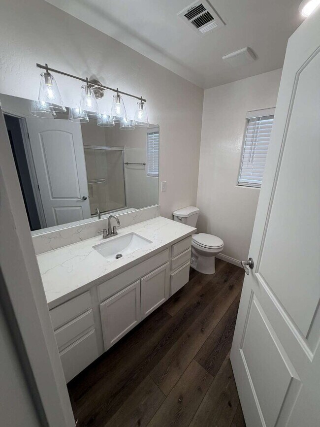 Building Photo - Beautifully Remodeled 4 Bed, 2 Bath Home with Spacious Backyard!