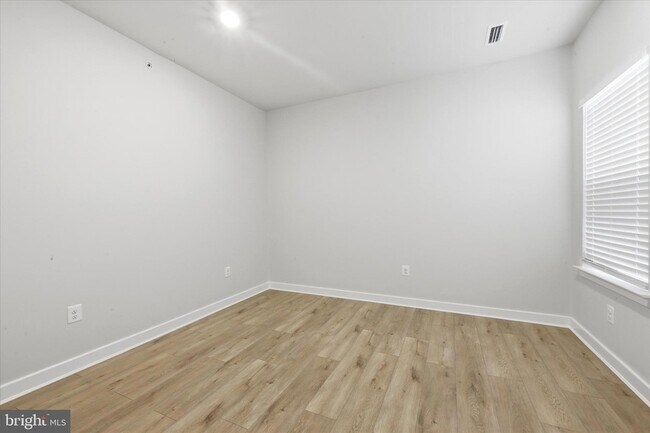 Building Photo - 115 Tonio Pl