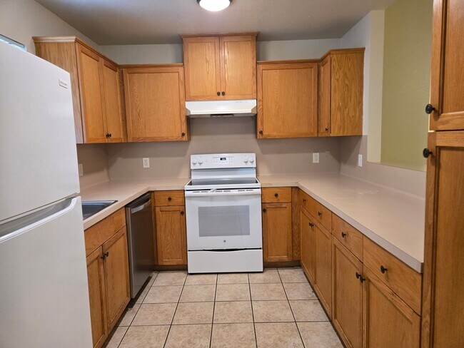 Building Photo - 3710 Oldenburg Ln
