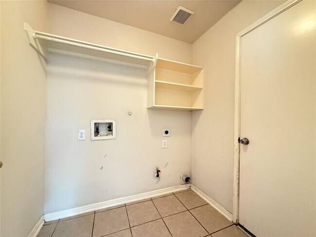 Building Photo - 20010 Arbor Creek Dr