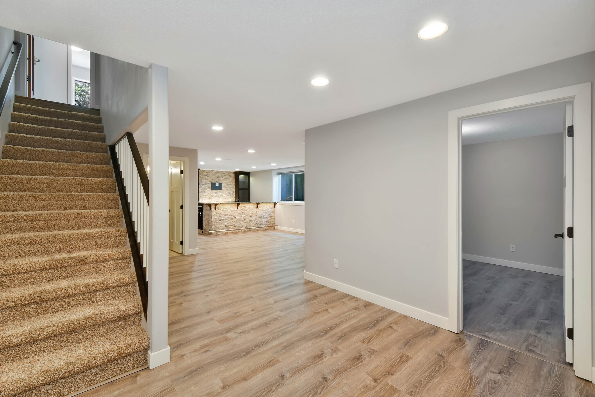 Building Photo - 154 W Beaton Dr