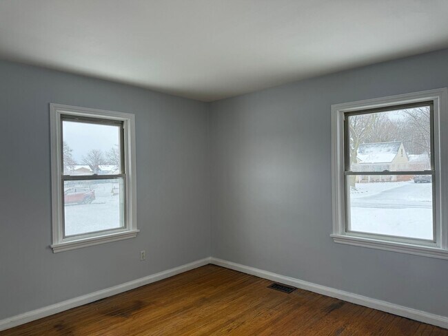 Building Photo - HOUSE CLOSE TO EVRYTHING YOU NEED.THIS HOME IS A MUST SEE!!!