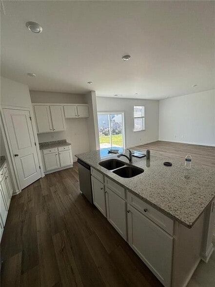 Building Photo - 140 Red Maple Wy