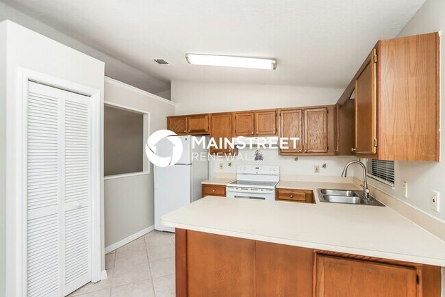 Building Photo - 3 Bedroom Pet-Friendly Home in PALM BAY, FL with Main Street Renewal