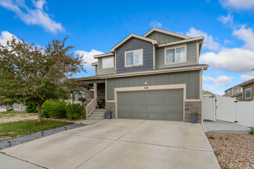 Building Photo - 268 Castle Dr