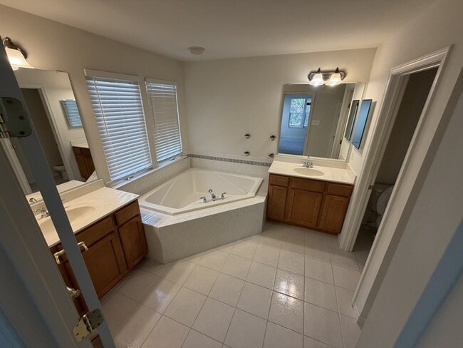 Building Photo - 3921 Braveheart Cir