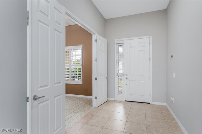 Building Photo - 2066 Mandarin Ln