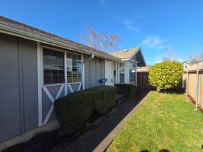 Building Photo - 908 N Grant Ave