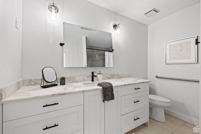 Building Photo - Beautiful 4 Bd. 3 Bath Home w/Mother-In-La...