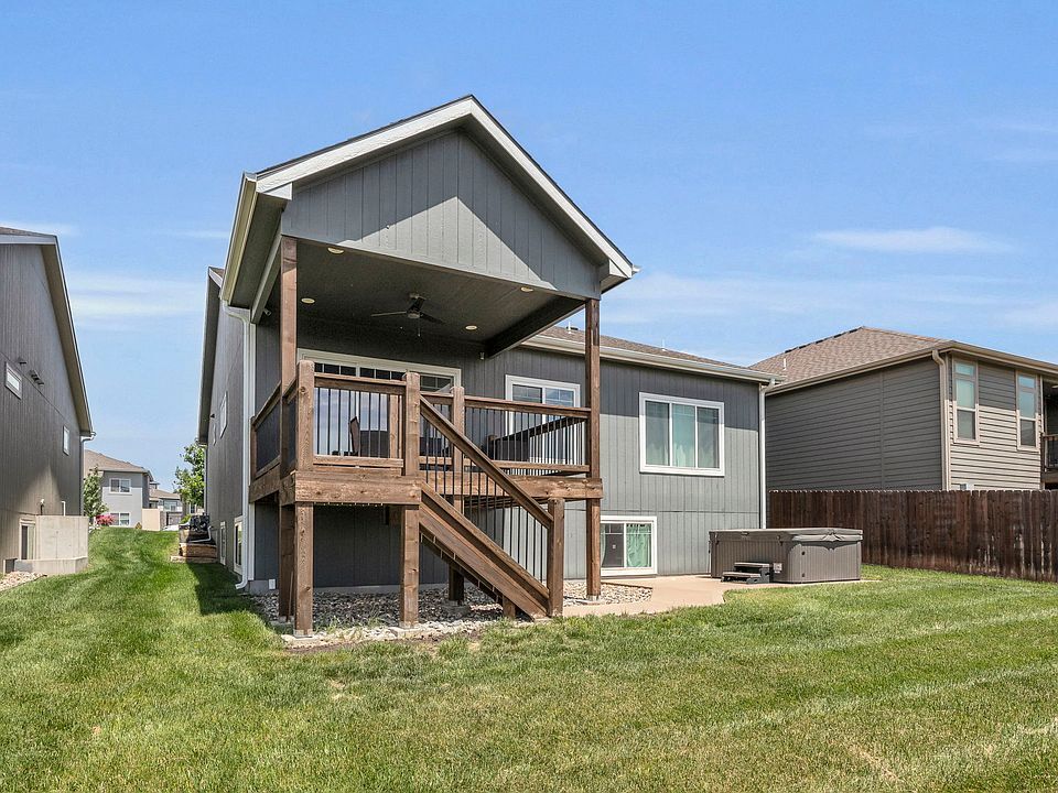 Building Photo - 6315 Rockaway Dr