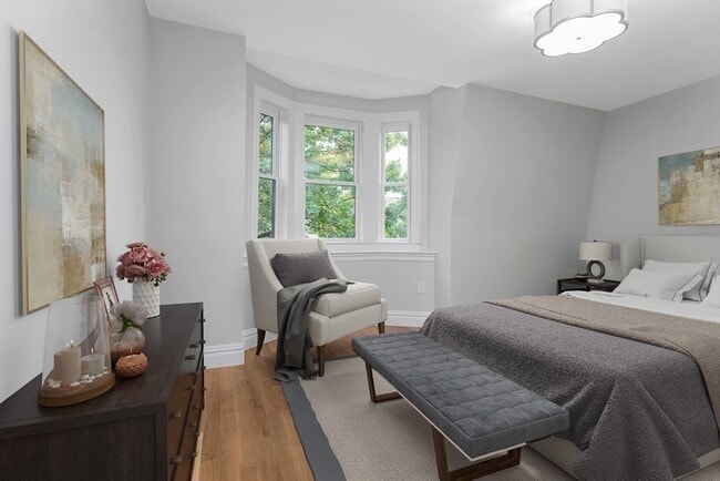 Building Photo - 131 W Newton St