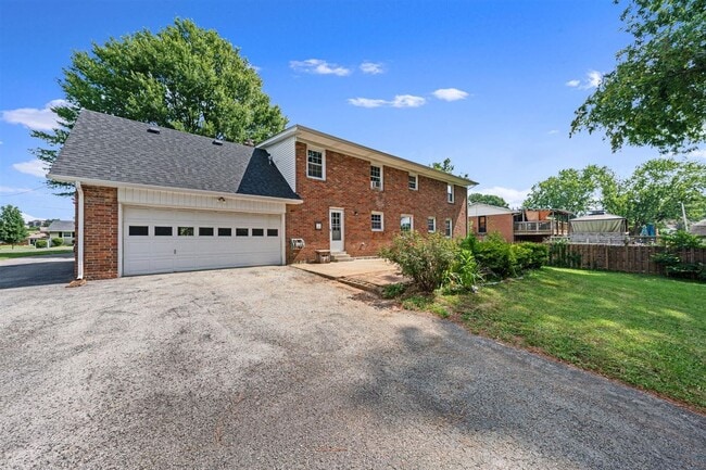 Building Photo - 725 Temple Ct