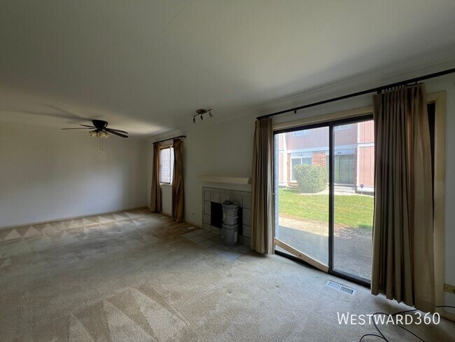 Building Photo - 1185 Leicester Ct