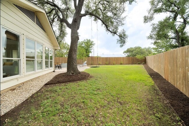 Building Photo - 1406 Radam Cir