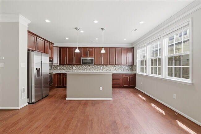 Building Photo - Expansive 4BR / 4.5BA Townhome in Lansdowne Town Center – Over 3,400 Sq Ft!