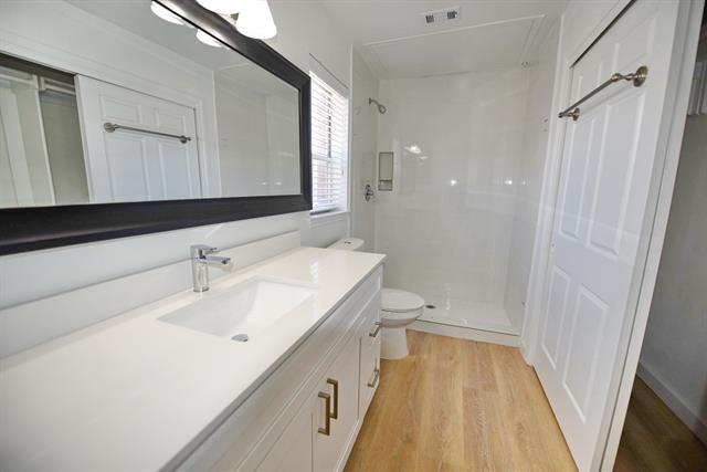 Building Photo - 3711 Cedarplaza Ln