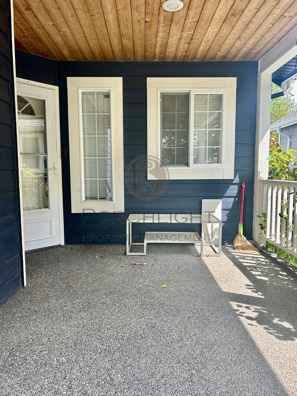 Building Photo - 804 E Maberry Dr