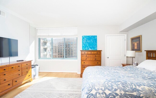 Building Photo - 851 N Glebe Rd