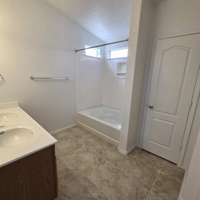 Building Photo - 2527 Ghost Ranch St SW