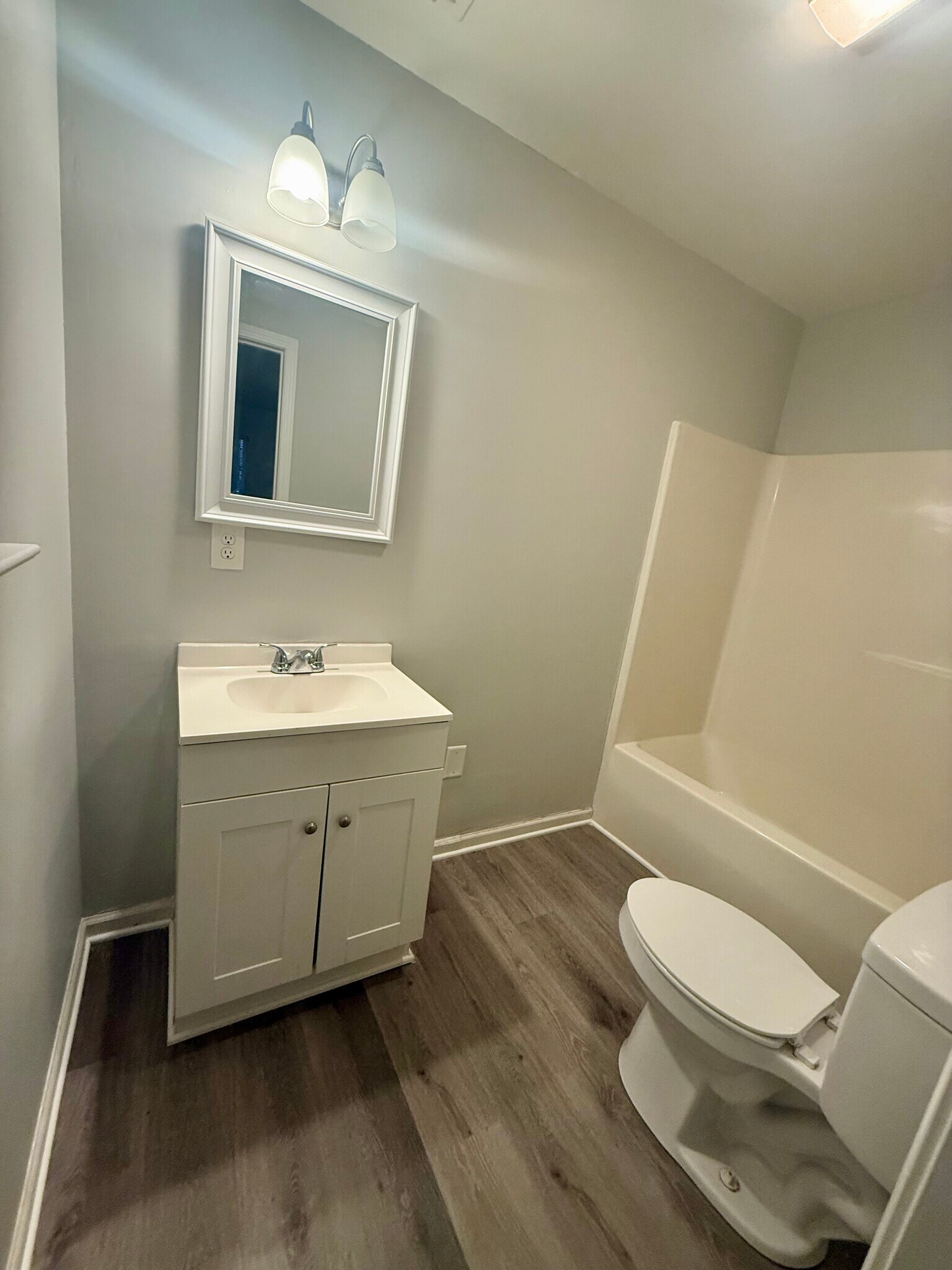 Building Photo - 3158 16th Ave