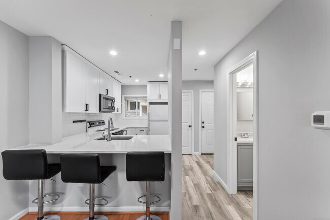 Building Photo - 2660 North Ave