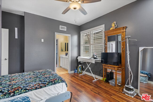 Building Photo - 996 N Antonio Cir