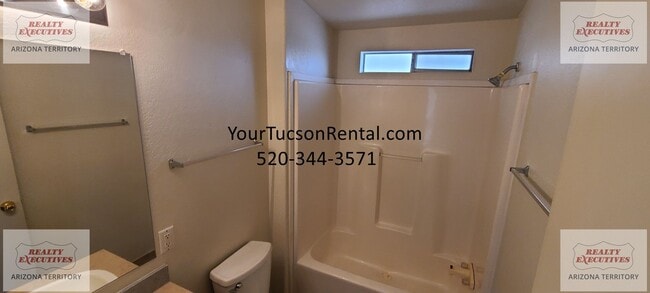 Building Photo - Irvington & Country Club area - 3 beds & 2 baths