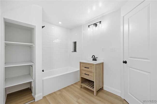 Building Photo - 219 Louvaine Dr